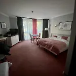 K&m *